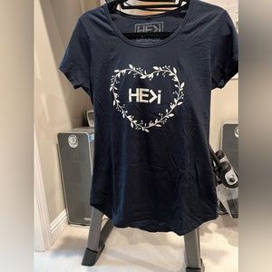 He>i T-Shirt size Medium